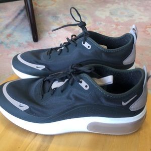 Nike Air Max Dia - gray and lavender - brand new!